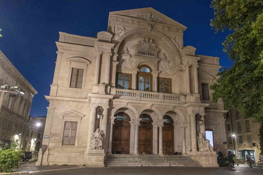 Francia - Avignon 016 - La Ópera - Gran Teatro de Avignon - imagen noxturna.jpg